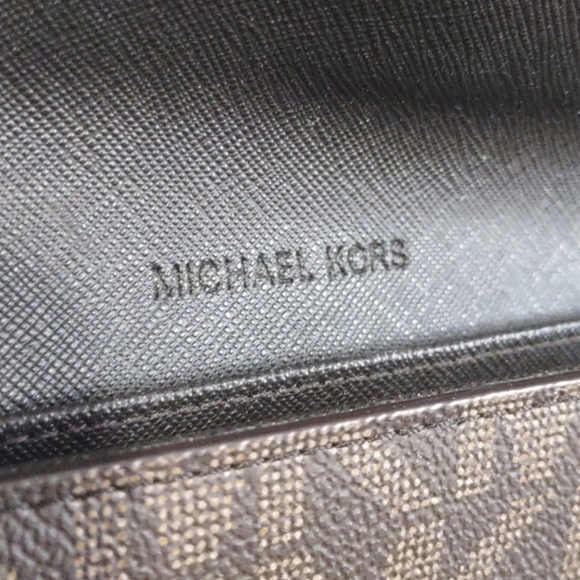 Michael Kors Jet Set Logo Wallet - Picture 10 of 12